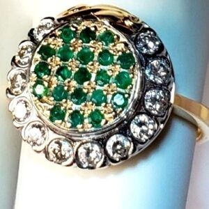 14K Rose Gold Diamond &
Emerald Ring elegance and chic in one ring